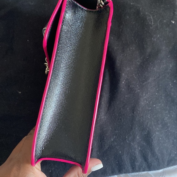 DKNY crossbody. - Picture 4 of 6